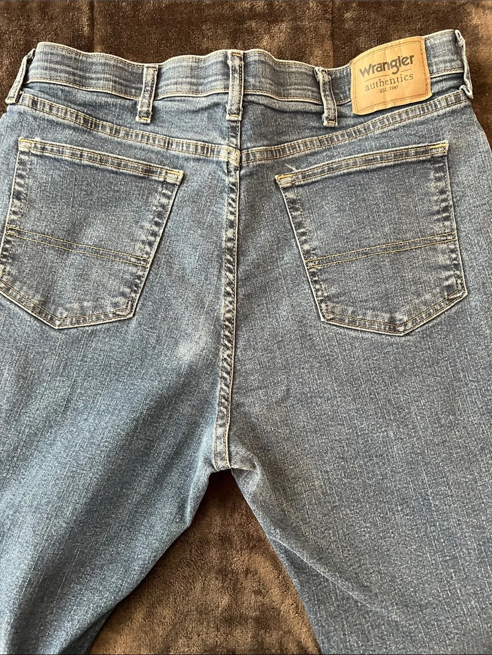 Wrangler Men's Light Blue Relaxed Fit Jeans